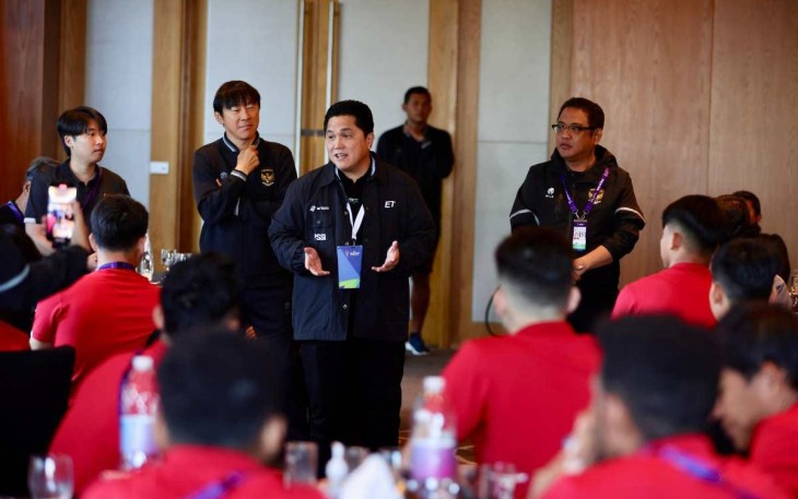 Ketua umum PSSI, Erick Thohir memberi dukungan terhadap Asnawi Mangkualam dkk, saat makan pagi bersama di Hotel di Qatar.
