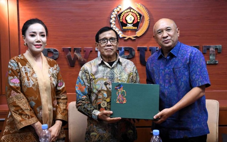 MenKopUKM Teten Masduki dalam acara Dialog Nasional UMKM yang diselenggarakan oleh Persatuan Wartawan Indonesia (PWI) di Gedung Dewan Pers, Jakarta, Rabu (7/2/2024).