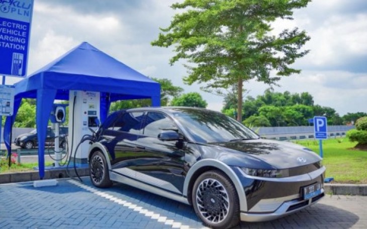 Ilustrasi SPKLU PLN di rest area tol