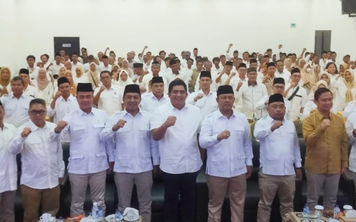 Foto bersama saat RAPIMCAB DPC Partai Gerinda Kabupaten Bintan