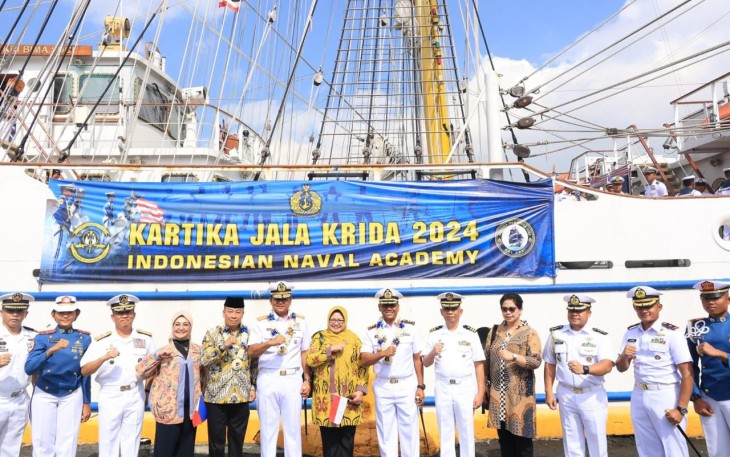Pangkoarmada III Sambut KRI Bima Suci (BSC)-945 di Pelabuhan Manila Filipina
