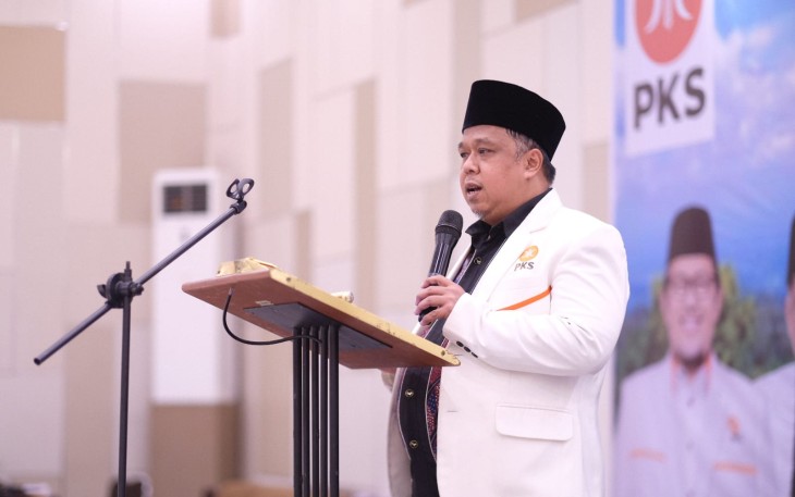 Ketua PKS Jatim  Irwan Setiawan Pimpin Ikrar Pemenangan Khofifah-Emil