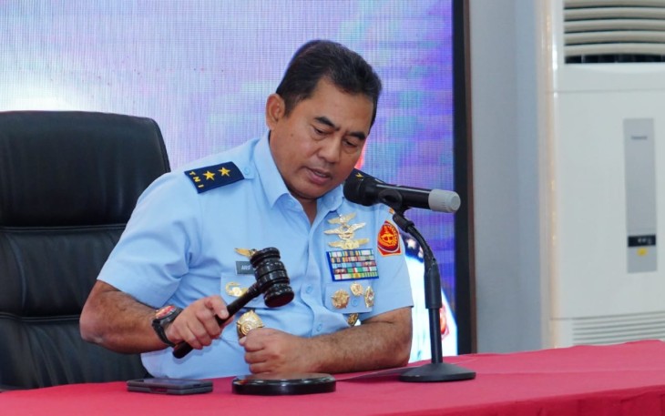 Aspers Panglima TNI Marsda TNI Arif Widianto, S.A.B., Mtr.(Han) CHRMP saat membuka pelatihan pembekalan keterampilan tata boga dan service AC yang diikuti oleh 60 orang peserta bertempat di Aula Satbek Mabes TNI, Cilangkap, Jakarta Timur, Senin (12/2/2024) 