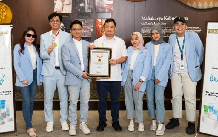 Brighty brand Body Care ternama Indonesia, sukses  meraih anugerah Rekor Muri dengan Penjualan Pencerah Ketiak Terbanyak di Marketplace. Dalam kurun 3 tahun Brighty mampu memecahkan Rekor Muri dan berhasil menjual lebih dari satu juta pcs