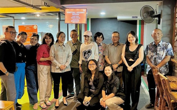 Ketua DPR RI Puan Maharani saat mengunjungi Black Stone Garage, Jakarta, Rabu malam (24/1/24).