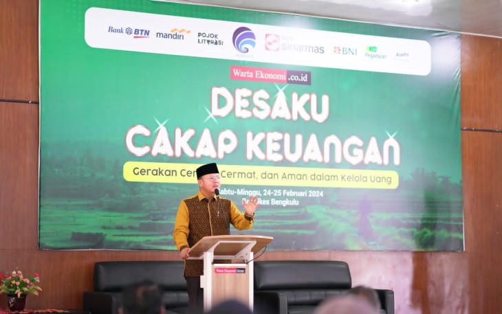 Gubernur Bengkulu Rohidin Mersyah sebagai Keynote Speaker dalam seminar nasional Desaku Cakap Keuangan di Balai Pelatihan Kesehatan (Bapelkes) Bengkulu, Minggu (25/2/2024)