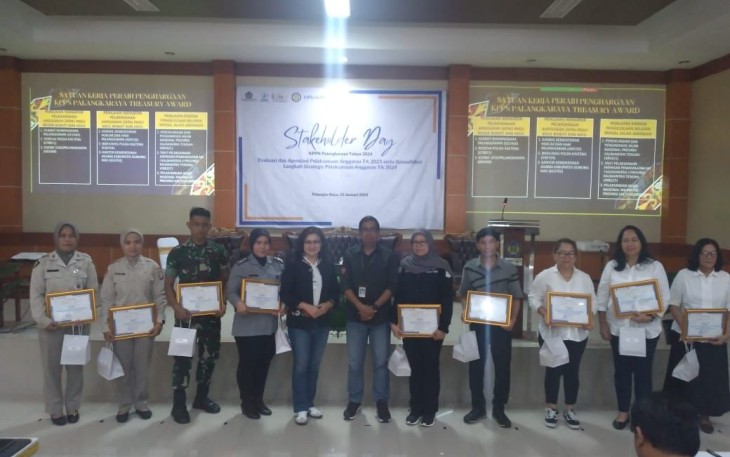 Rumah Sakit (Rumkit) Bhayangkara Tingkat III Palangka Raya kembali menerima piagam penghargaan sebagai peringkat pertama kategori Pagu Besar penilaian Indikator Kinerja Pelaksanaan Anggaran (IKPA) Kecil Tahun 2023 dari Kantor Pelayanan Perbendaharaan Negara (KPPN) Kota Palangka Raya bertempat di Auala KPPN setempat, Selasa (23/1/2024)