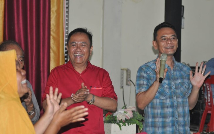 Calon kepala daerah (Cakada) Kota Padangsidimpuan, Dr. Hapendi Harahap, SH, SpN, MH bersama Wakilnya Gempar Nauli Hamonangan, S.Sos, MSP mengunjungi masyarakat Kelurahan Wek VI Aek Orsik dan Lorong Gosen Kecamatan Padangsidimpuan Selatan Kota Padangsidimpuan, Sumatera Utara, Senin (16/9/2024)
