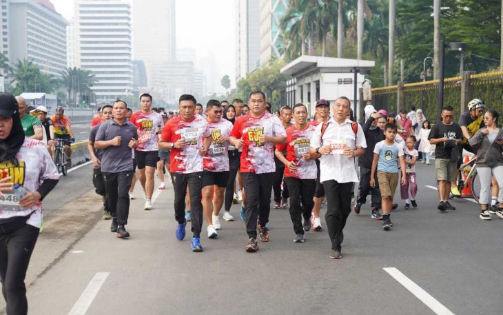 Kasad Ikuti Panglima TNI Fun Run Hingga Swafoto Bareng Masyarakat