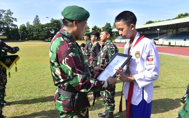 Gubernur Akademi Militer, Mayjen TNI R. Sidharta Wisnu Graha, S.E
