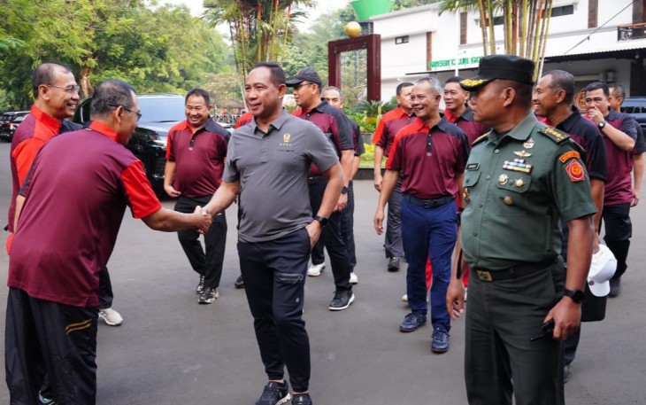 Panglima TNI Jenderal TNI Agus Subiyanto memberikan pengarahan kepada para peserta Rapat Koordinasi (Rakor) Evaluasi Operasi dan Latihan (Opslat) TNI Tahun 2024 yang dikemas dengan acara Olahraga Bersama yang berlangsung di Padang Golf Cilangkap, Jakarta Timur, Kamis (31/10/2024)