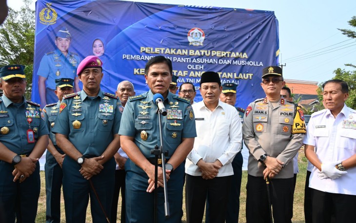Kasal Pimpin Peletakan Batu Pertama Pembangunan Panti Asuhan Yasbhum di Komplek TI AL Candi 
