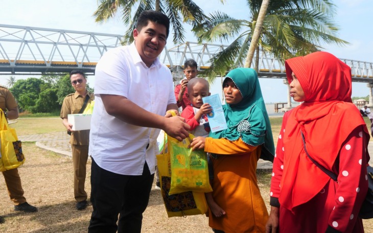 Roby dan Hafizha Sosialisasikan Gemar Makan Ikan ke Masyarakat