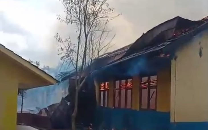 SMP N 2 Desa Tulung Harapan Hangus Terbakar