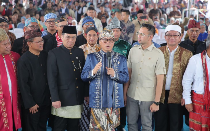  Menteri Desa dan Pembangunan Daerah Tertinggal Yandri Susanto melantik Pejabat Tinggi Pratama atau Eselon II di lingkungan Kementerian Desa PDT di Kantor Desa Nagrak Utara Kecamatan Nagrak, Kabupaten Sukabumi, Selasa (24/12/2024)
