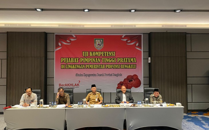 Sekretaris Daerah Provinsi Bengkulu Isnan Fajri memimpin Pelaksanaan Uji Kompetensi PPT Pratama di Lingkungan Pemprov Bengkulu tahun 2024, bertempat di Hotel Mercure Bengkulu, Selasa (30/1)