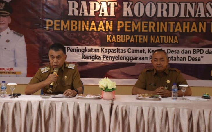 Bupati Natuna Wan Siswandi saat membuka Rapat Koordinasi Pembinaan Pemerintahan Desa 
