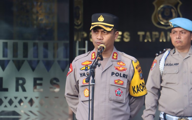 Kapolres Tapanuli Selatan (Tapsel), AKBP Yasir Ahmadi, SIK, MH, saat pimpin Apel pagi jam Pimpinan perdana, Senin (8/1/2024) di Mapolres Tapsel