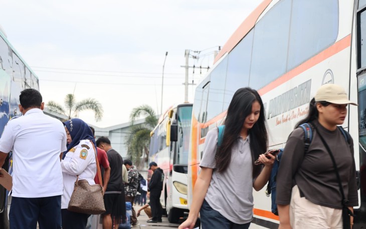 Pemudik resmi diberangkatkan dari Terminal Amplas, Medan, Sabtu (21/12).