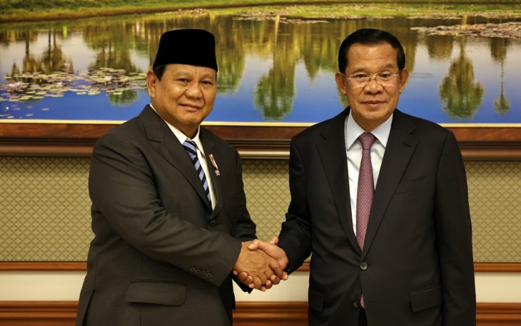 Menteri Pertahanan RI Prabowo Subianto melakukan pertemuan dengan Perdana Menteri (PM) Kamboja H.E. Mr. Samdech Moha Borvor Thipadei Hun Manet dan Presiden Senat Kamboja H.E. Mr. Samdech Akka Moha Sena Padei Techo Hun Sen di Kamboja, Jumat (6/9/2024)