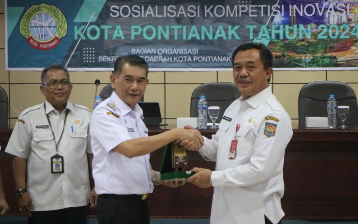 Kepala Badan Strategi Kebijakan Dalam Negeri (BSKDN) Kementerian Dalam Negeri (Kemendagri) Yusharto Huntoyungo  saat menjadi narasumber dalam kegiatan Sosialisasi Kompetisi Inovasi Kota Pontianak di Kantor Wali Kota Pontianak pada Rabu, 18 September 2024