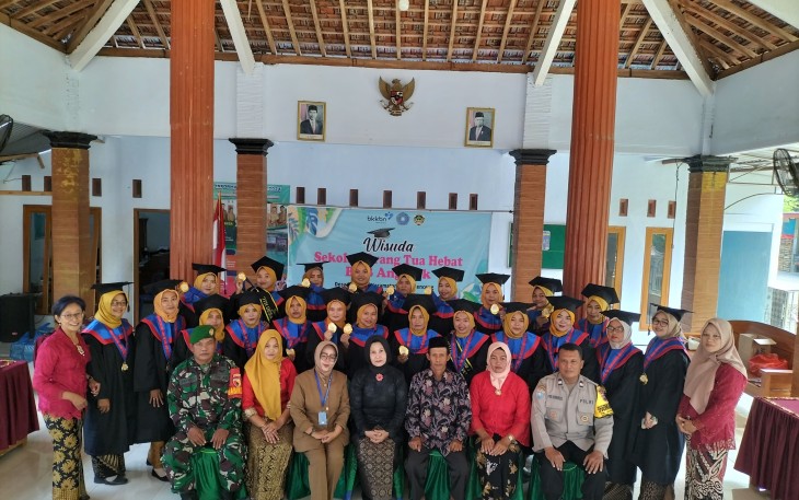 Babinsa Desa Wonoayu Hadiri Pembukaan Sekolah Orang Tua Hebat