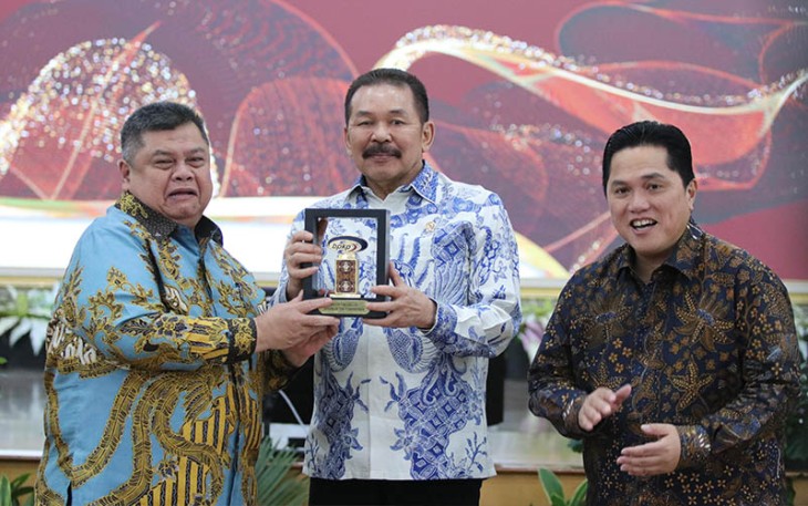 Jaksa Agung ST Burhanuddin hadir dan memberikan keynote speech pada acara Penandatanganan Naskah Nota Kesepahaman antara Kementerian Badan Usaha Milik Negara (BUMN), BUMN dan BPKP, Senin 04 Maret 2024