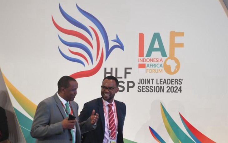 Dua Delegasi berbincang jelang Joint Leaders  Session HLF MSP-IAF II di Hotel Mulia, Nusa Dua, Bali, Senin (2/9/2024).