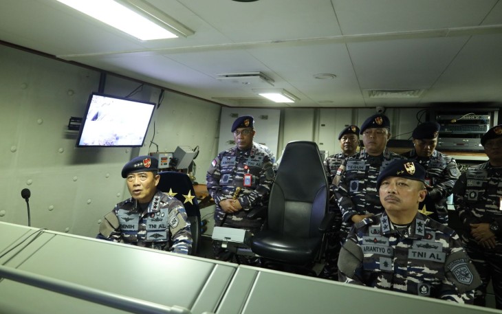 Admiral Inspection dalam rangka Rangkaian Sertijab Pangkoarmada II, di Dermaga Madura Koarmada II Surabaya. Senin (04/03/2024)