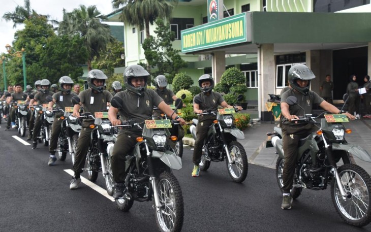 30 SPM Kawasaki KLX diterima Korem 071/Wijayakusuma, siap dioperasionalkan untuk mendukung tugas pokok satuan.