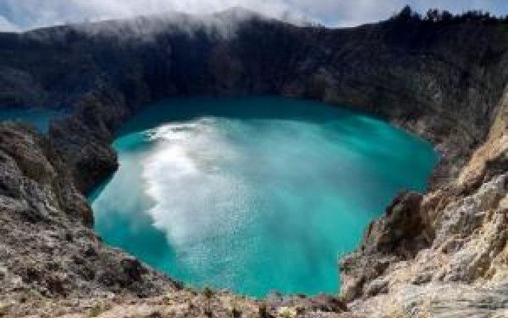Danau Kelimutu di Flores, NTT 