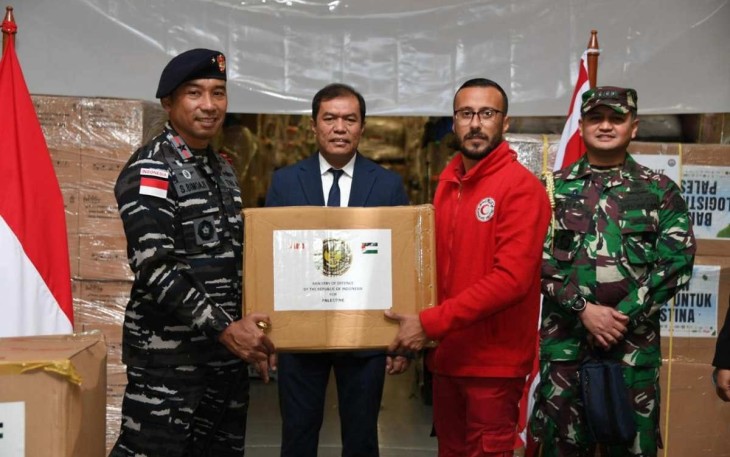 KBRI Kairo menyambut KRl Radjiman Wedyodiningrat (RJW-992) yang tiba di Pelabuhan Al Arish, Propinsi Sinai Utara Mesir pukul 8.00 pagi waktu Kairo, Rabu (13/02)