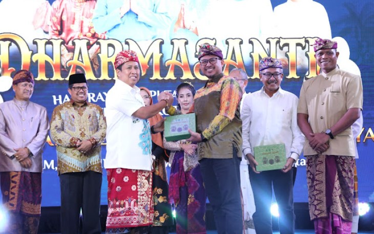 Ketua DPRD Kota Batam Nuryanto saat Hadiri Perayaan Hari Raya Nyepi