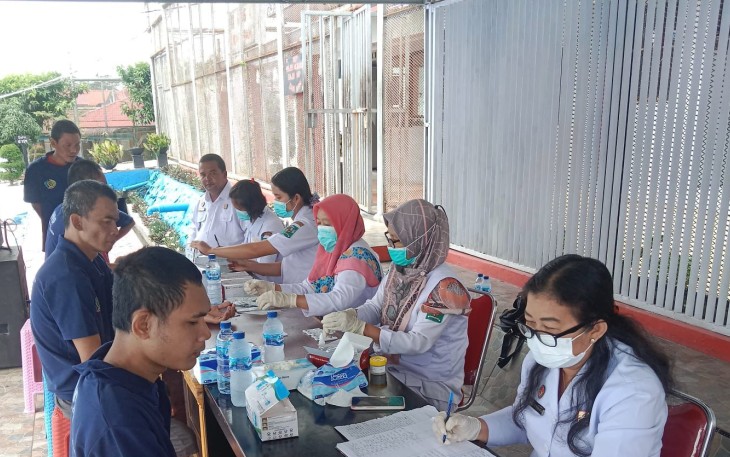 Lapas Narkotika Kelas IIA Pematang Siantar Berikan Pelayanan Gratis Skrining TBC, HIV/AIDS dan Siplis Kepada 100 Warga Binaan