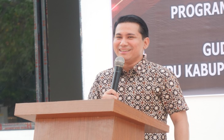 Ahdi Muqsith Hadiri Peresmian Musholla KPU Bintan Sekaligus Serah Terima Gudang Logistik