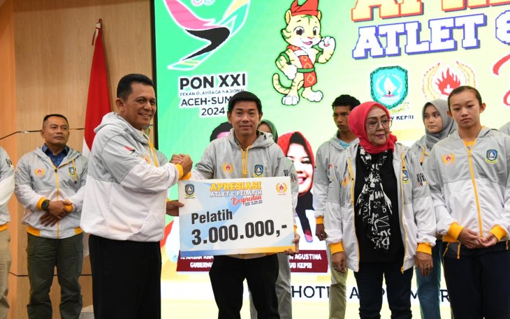 Dukung Kontingen Kepri Untuk Sukses di Ajang PON XXI di Aceh-Sumut 2024, Gubernur Ansar Berikan Dana Apresiasi Untuk Para Atlet dan Pelatih