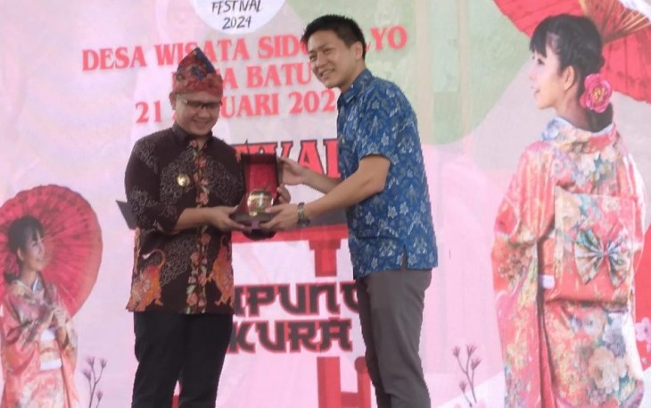 PJ. Walikota Batu, Aries Agung Paewai dan Vice Konsul Jepang di Surabaya