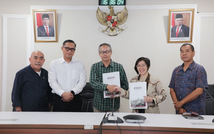  Plh. Dirjen Bina Administrasi Kewilayahan Dr. Drs. Amran, MT yang membuka rapat, Kamis  (15/8/2024).