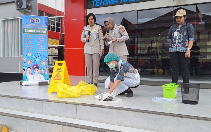 Rumkit Bhayangkara Adakan Simulasi Penggunaan Spill Kit