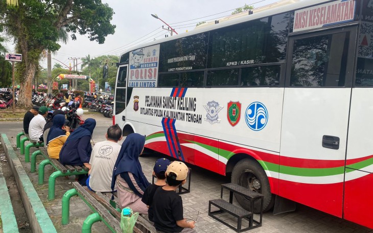 Ditlantas Polda Kalteng Beri Pelayanan SAMSAT Keliling di CFD Palangka Raya