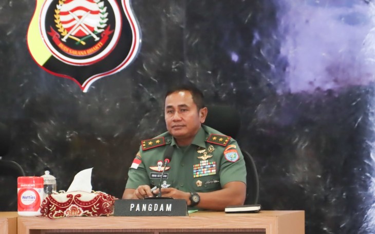 Pangdam XII/Tpr Mayjen TNI Iwan Setiawan, S.E., M.M., saat Rapat Koordinasi (Rakor) Lintas Sektoral Pengamanan Imlek dan Cap Go Meh di Graha Khatulistiwa, Mapolda Kalbar hari Senin (5/6/2024)