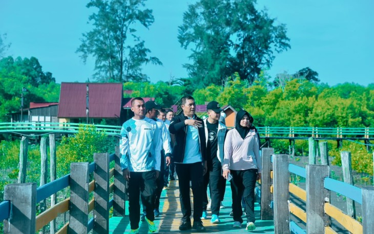 Pemerintah Kabupaten Batu Bara gelar jalan santai dan sena sehat secara bersama - sama, Minggu (08/12/2024). 