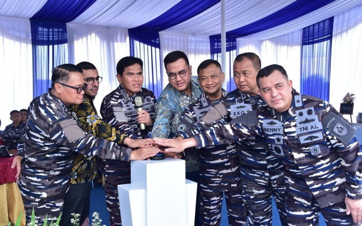 Kasal Laksamana TNI Dr. Muhammad Ali saat meresmikan Paket Pembangunan Infrastruktur Hub Station Siskomsat TNI AL di Kabupaten Bogor, Jumat (27/12). 
