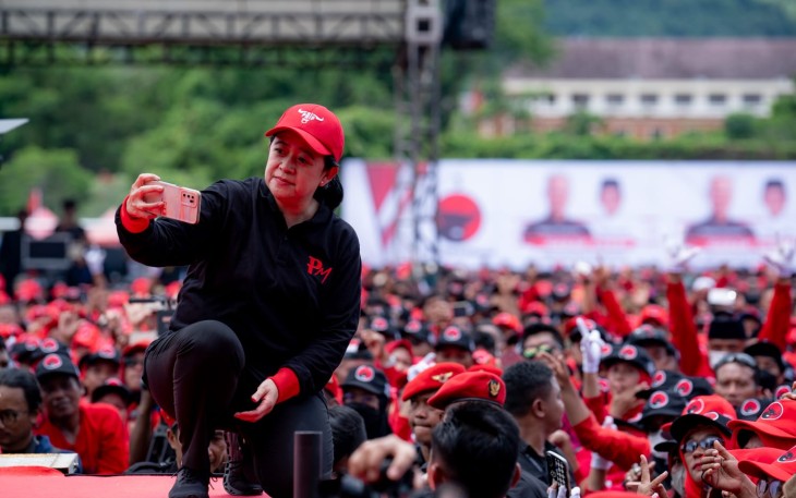 Ketua DPP PDI Perjuangan (PDIP) Puan Maharani menghadiri kampanye akbar di Wonogiri dan Wonosobo, Jawa Tengah.