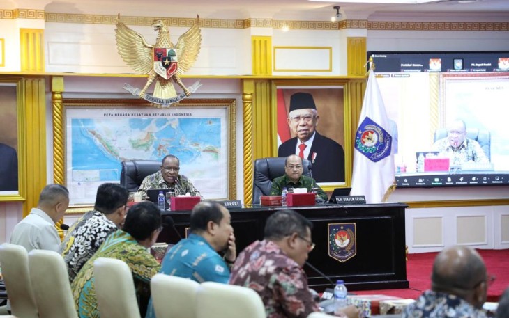 Wamendagri John Wempi Wetipo dalam rapat tindak lanjut pendanaan dan updating data beasiswa SUP di Ruang Sidang Utama (RSU) Kantor Pusat Kemendagri, Jakarta, Kamis (11/1/2024).