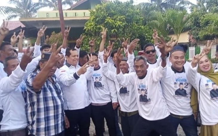  Ikhwan Pakai Kaos Caleg DPR RI di Pesta Pernikahan Masyarakat