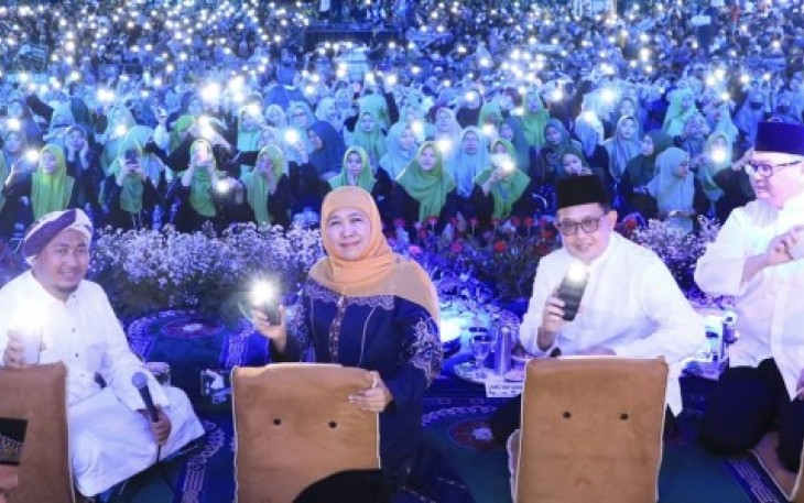 Khofifah Indar Parawansa mengajak generasi Z (GenZi) Jawa Timur untuk mencintai masjid dan membentuk pola pikir ‘minal masjid Ilal masjid’