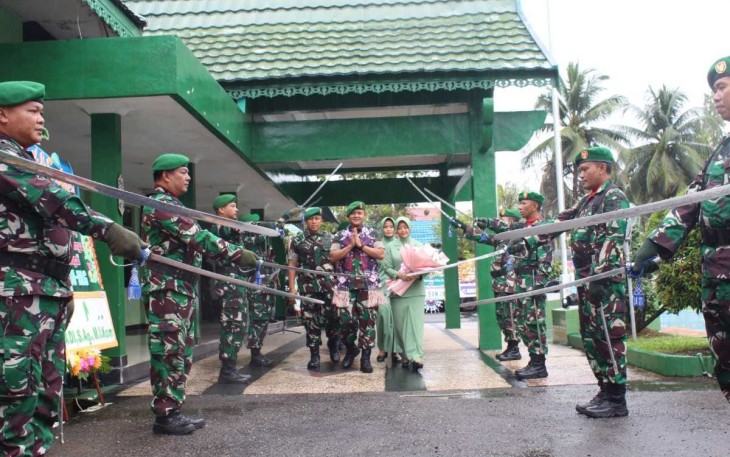 Kodim 1001/HSU-BLG Gelar Tradisi Penyambutan Dandim Baru dan Pamit Kenal