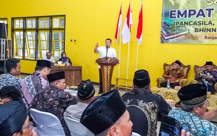 Bamsoet dalam Sosialisasi Empat Pilar MPR RI hari ke-5 kunjungannya ke Dapil-7 Jawa Tengah bersama LDII Jawa Tengah serta DPD dan DPC LDII Kabupaten Banjarnegara, di Banjarnegara, Senin (22/1/24).