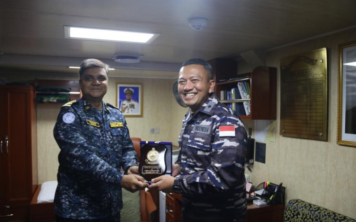  Letkol Laut (P) Wirastyo Haprabu, S.E., D.W.C., selaku Dansatgas MTF TNI XXVIII-O UNIFIL, diterima dengan hangat oleh Captain A N M Ishitiaq Jahan Farouqee dan stafnya. Beirut, Lebanon, Rabu (10/01/2024)